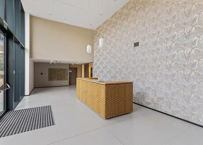 Lam Lavender - Free Parking ブラチスラヴァ